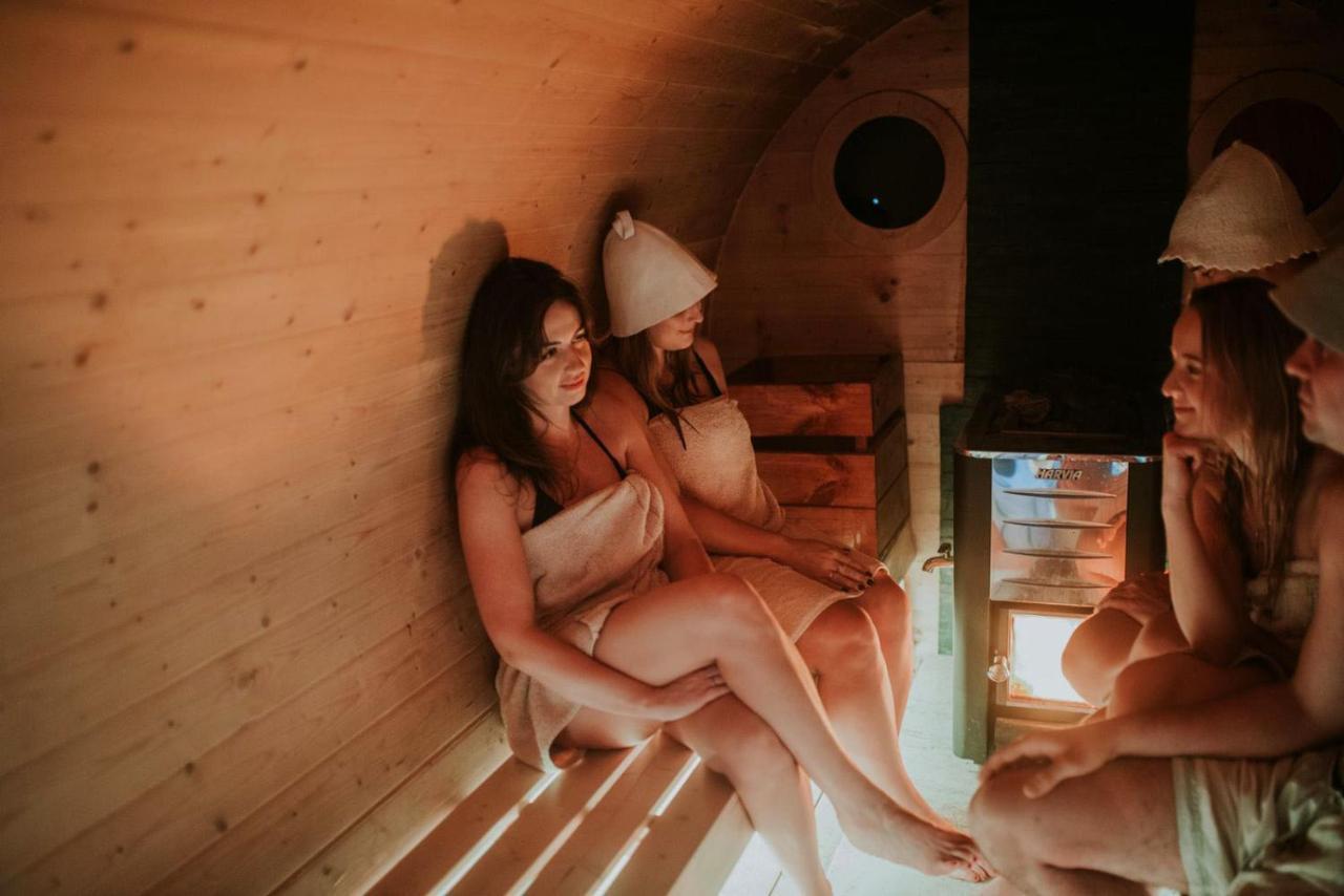Aloha Glamp - Okragle Domki Przy Rzece - Balia I Sauna - Energylandia Zagornik Exterior foto