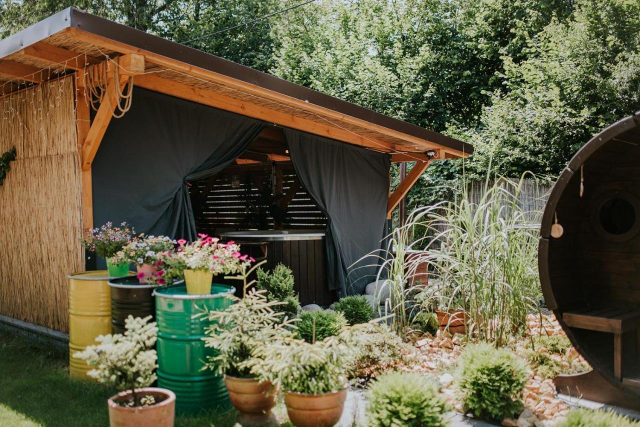 Aloha Glamp - Okragle Domki Przy Rzece - Balia I Sauna - Energylandia Zagornik Exterior foto