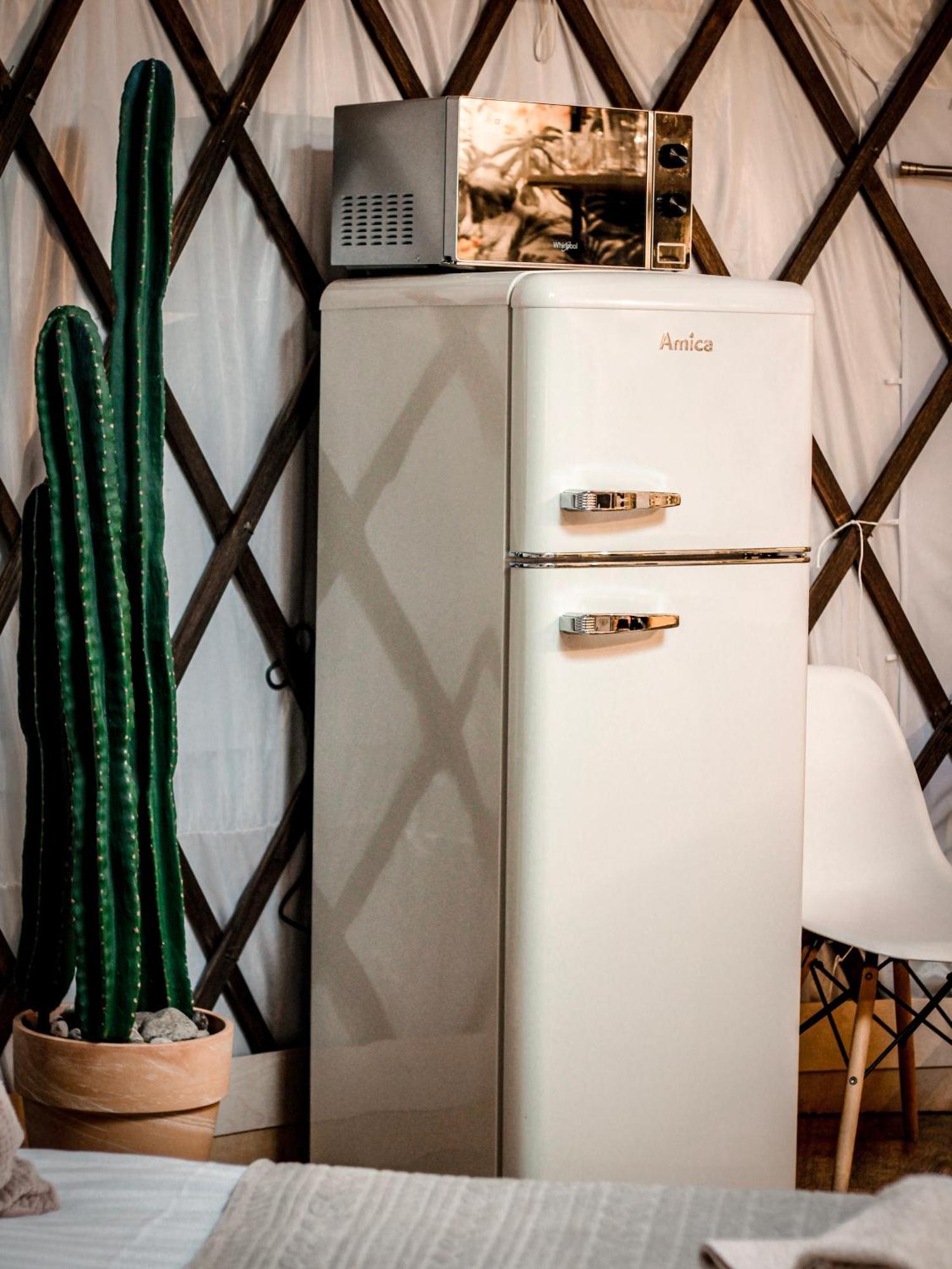 Aloha Glamp - Okragle Domki Przy Rzece - Balia I Sauna - Energylandia Zagornik Habitación foto