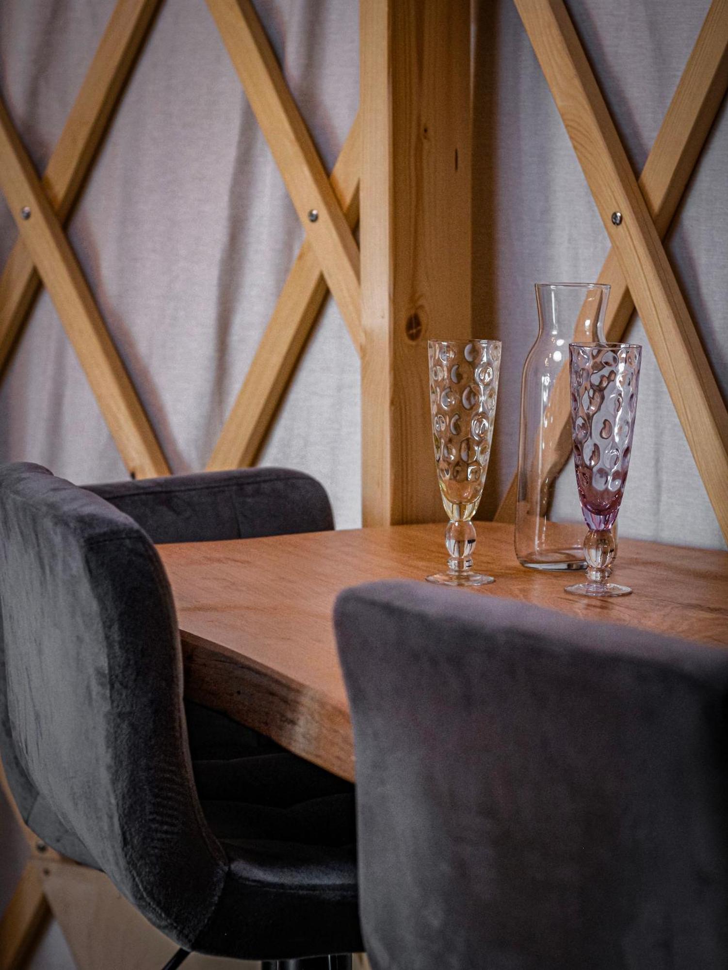 Aloha Glamp - Okragle Domki Przy Rzece - Balia I Sauna - Energylandia Zagornik Habitación foto