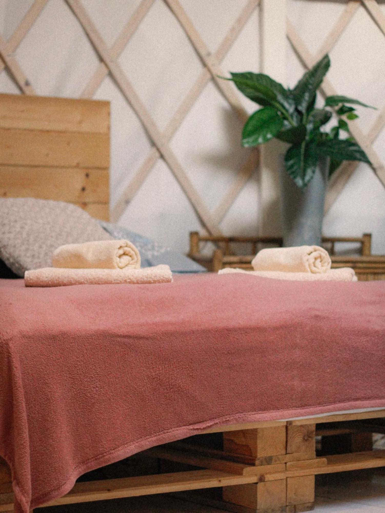 Aloha Glamp - Okragle Domki Przy Rzece - Balia I Sauna - Energylandia Zagornik Habitación foto