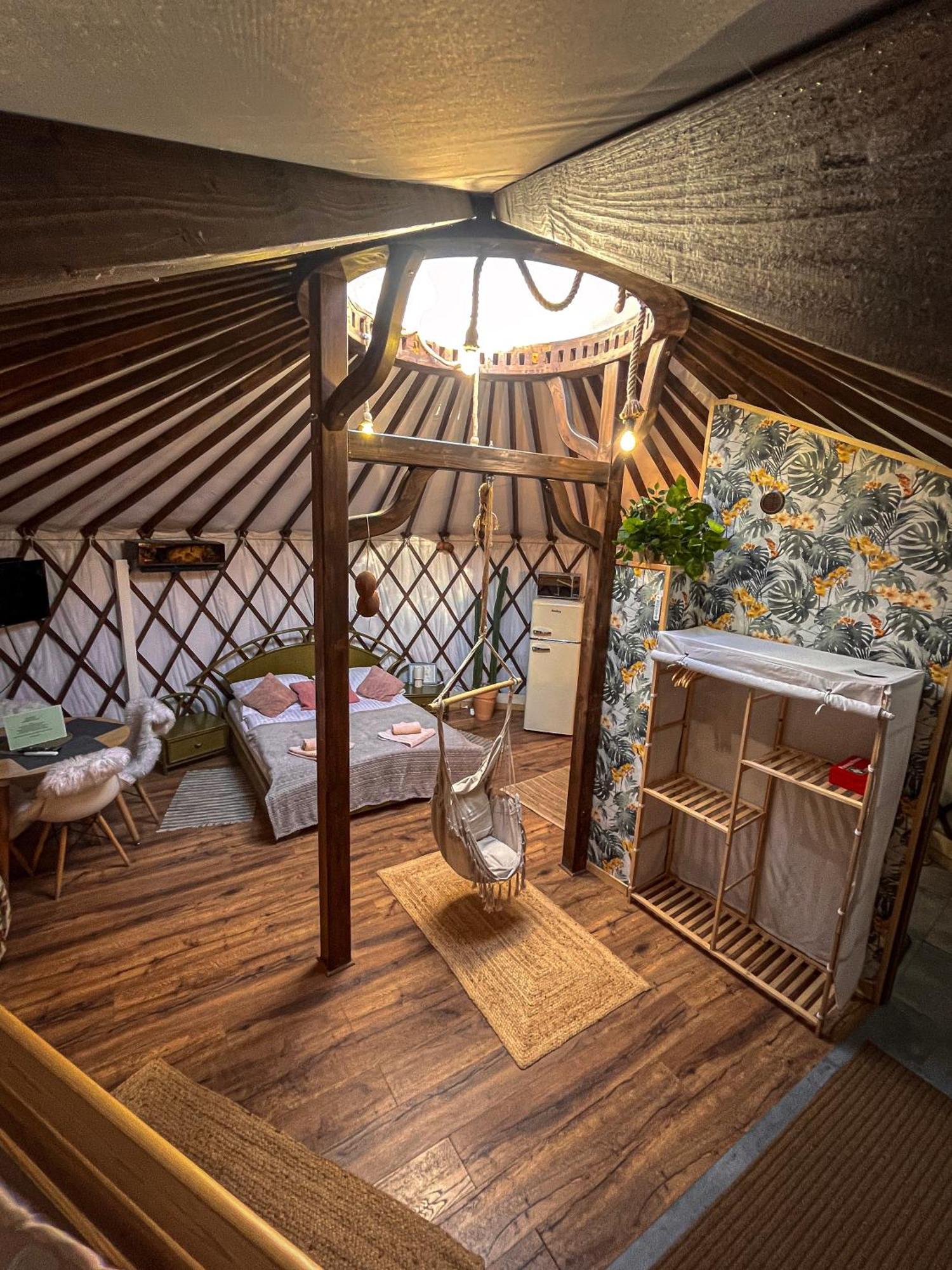 Aloha Glamp - Okragle Domki Przy Rzece - Balia I Sauna - Energylandia Zagornik Habitación foto